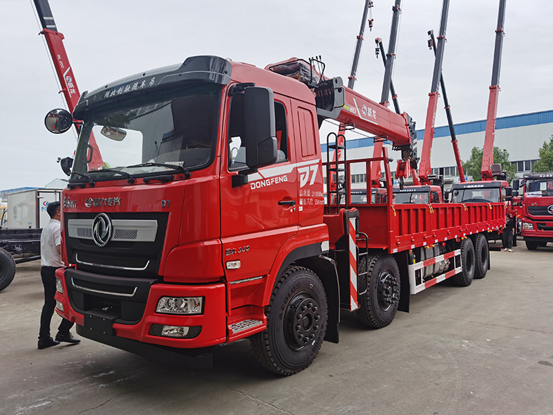 DFV5317JSQGP6D東風(fēng)專(zhuān)底D7前四后八隨車(chē)吊 DFV5317JSQGP6D東風(fēng)專(zhuān)底D7前四后八隨車(chē)吊