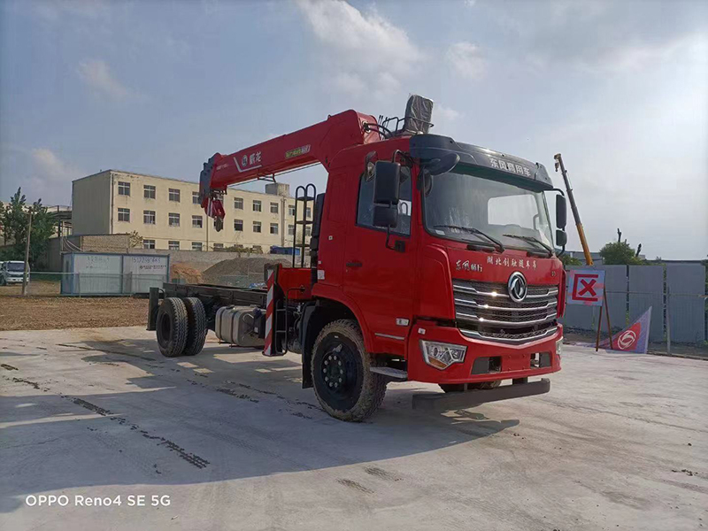 DFV5183JSQGP6D東風(fēng)暢行D3單橋隨車吊 DFV5183JSQGP6D東風(fēng)暢行D3單橋隨車吊