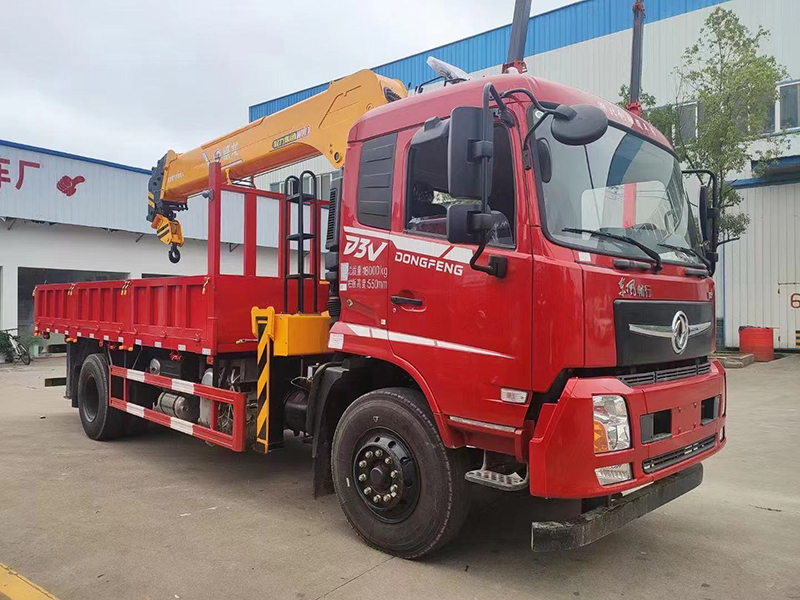 DFV5183JSQGP6D東風(fēng)專底D3V單橋隨車吊 DFV5183JSQGP6D東風(fēng)專底D3V單橋隨車吊
