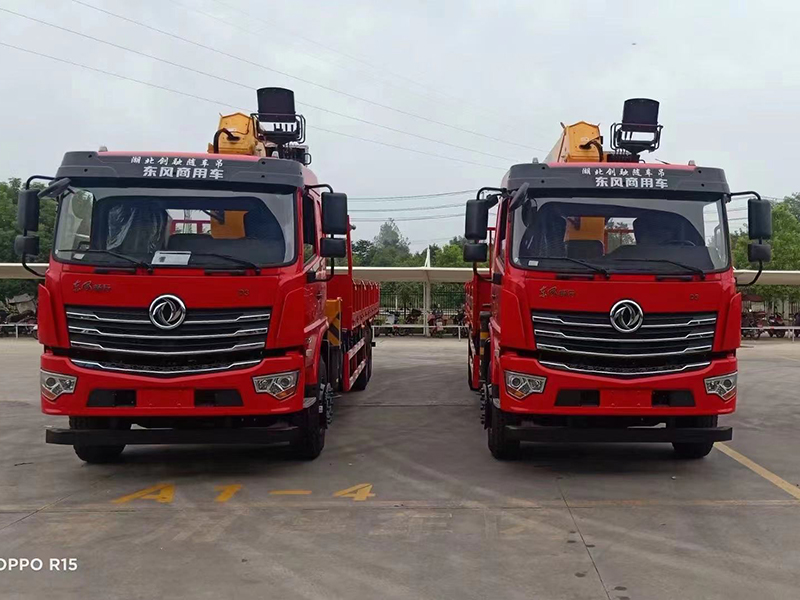 DFV5243JSQGP6D東風(fēng)暢行D3L后八輪隨車吊 DFV5243JSQGP6D東風(fēng)暢行D3L后八輪隨車吊