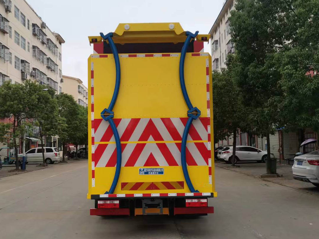 程力威牌CLW5123TFZBHA型防撞緩沖車 程力威牌CLW5123TFZBHA型防撞緩沖車