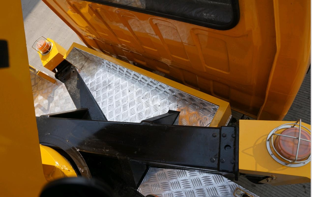 藍(lán)牌23米高空作業(yè)車(chē) 藍(lán)牌23米高空作業(yè)車(chē)