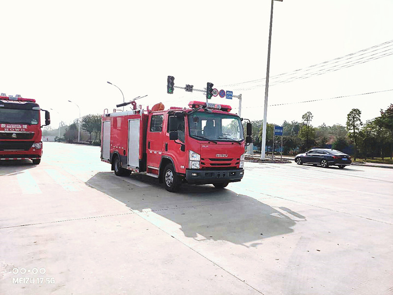 五十鈴3.5噸泡沫消防車 五十鈴3.5噸泡沫消防車