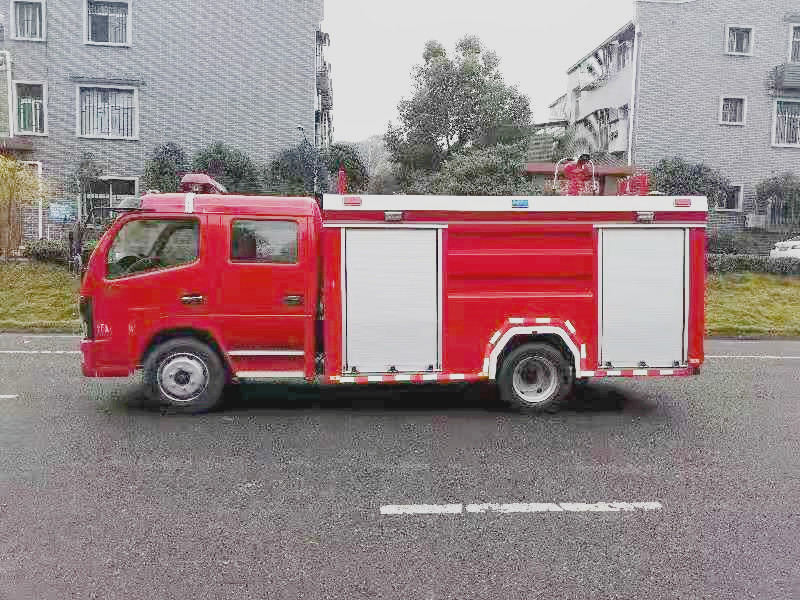 東風(fēng)5噸泡沫消防車 東風(fēng)5噸泡沫消防車