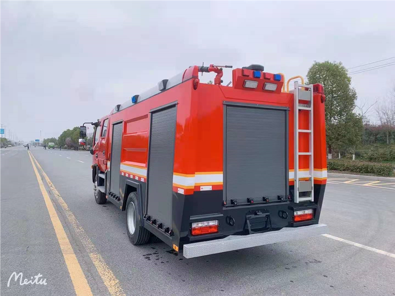 東風(fēng)5噸水罐消防車 東風(fēng)5噸水罐消防車
